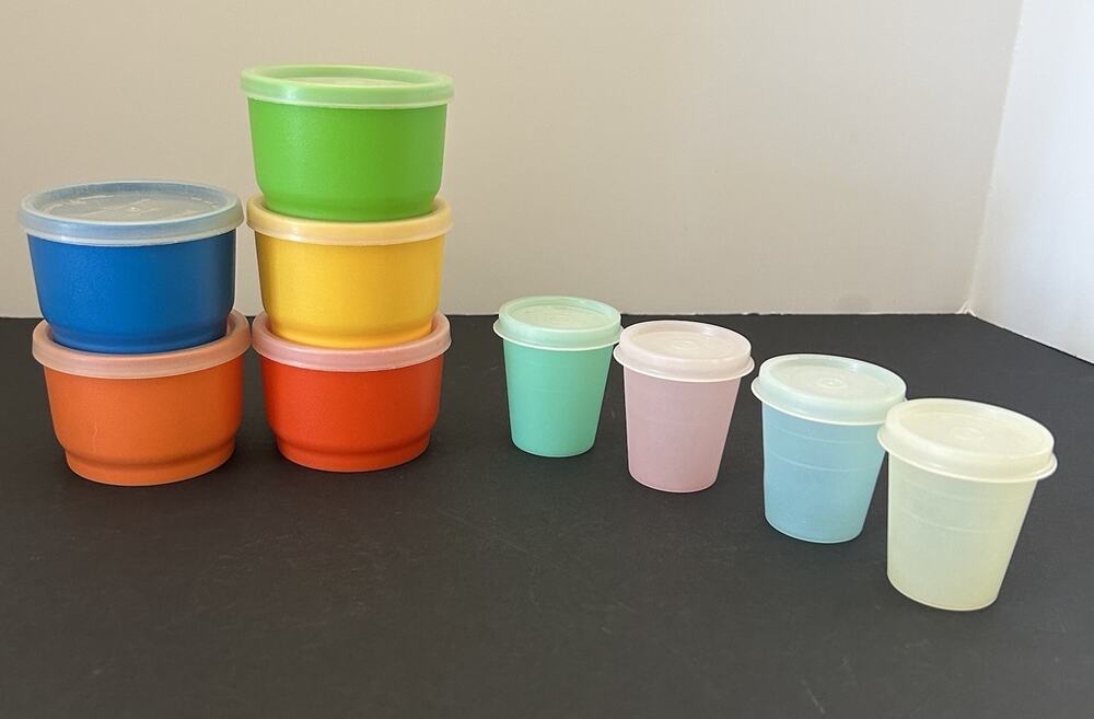VTG Tupperware Lot 4 Midgets 2oz Shot Glasses and 5 Snack Containers All w/Lids